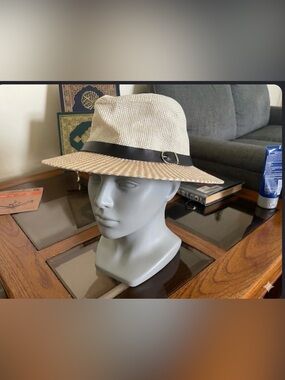Men's Two-Tone Straw Fedora with Black Band